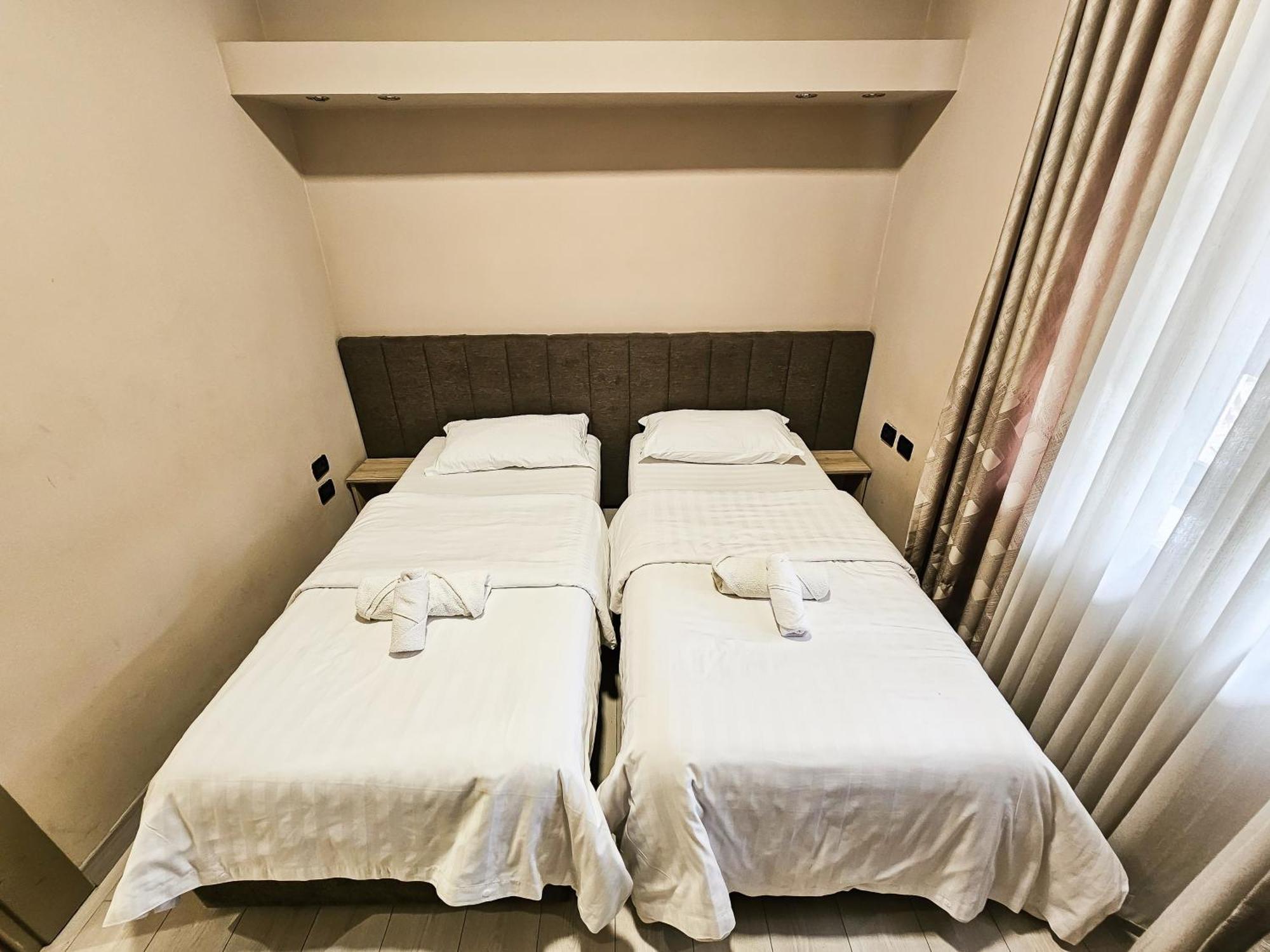 Sunflower Twin Room Тирана Екстер'єр фото